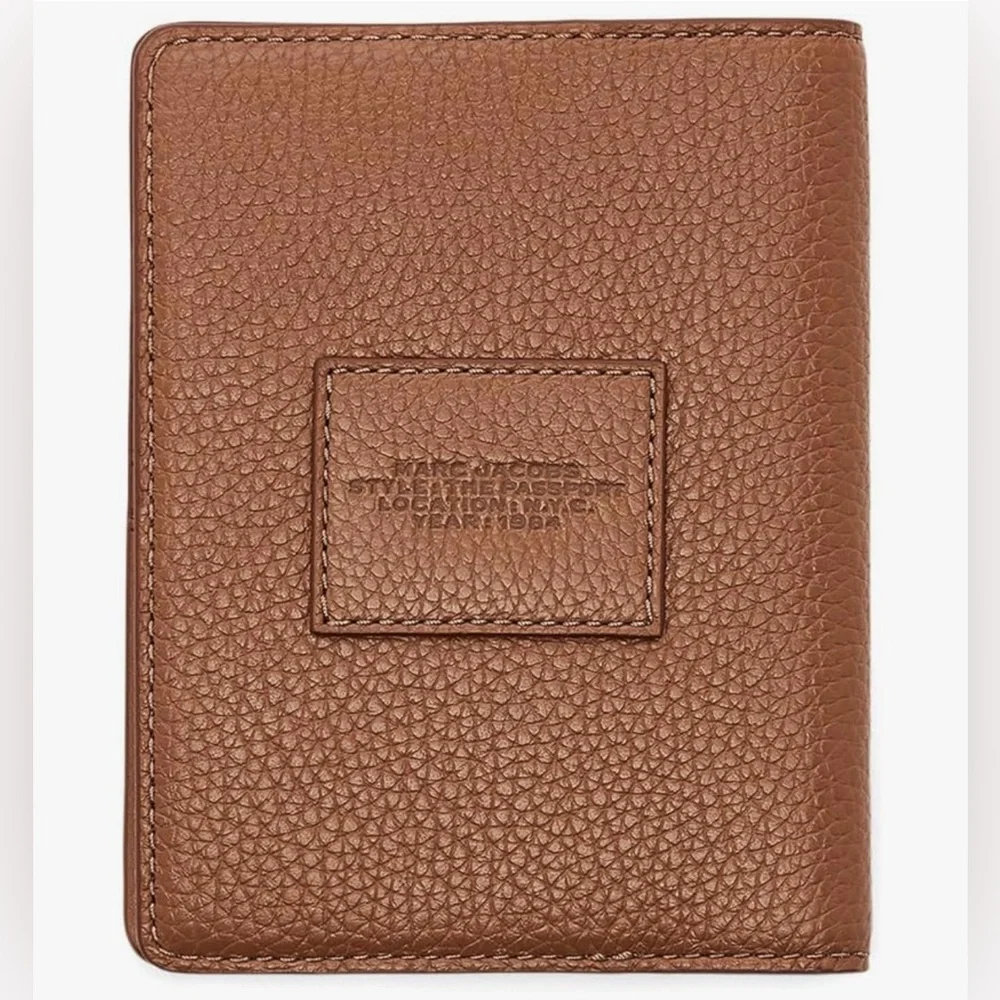 Marc Jacobs Tan Leather Passport Cover - Picture 2 of 3